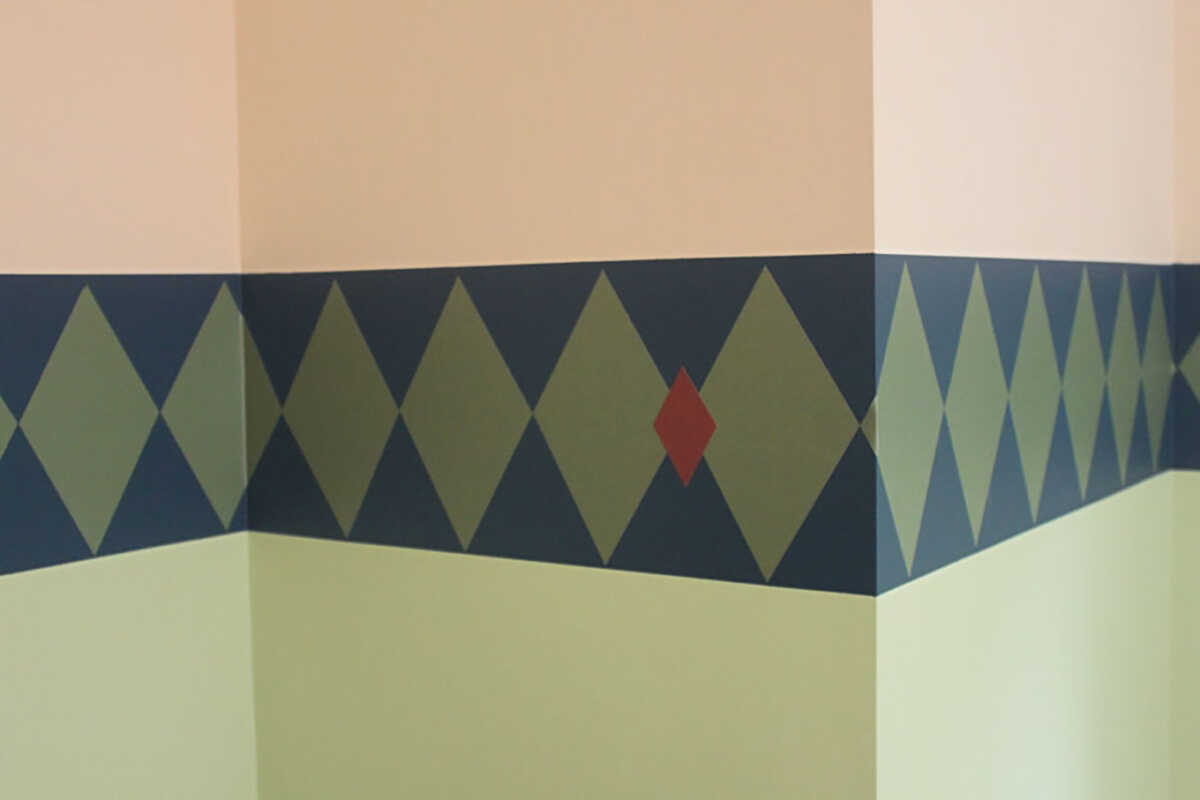 Diamond Pattern Border in Boy's Room