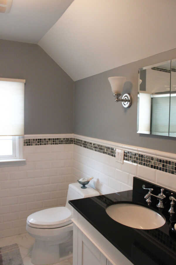 Gray Color for Walls in Bathroom